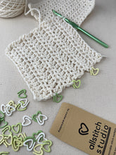 Load image into Gallery viewer, Heart Stitch Markers for Crochet
